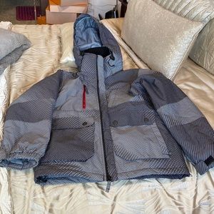 Body glove boys snow jacket.